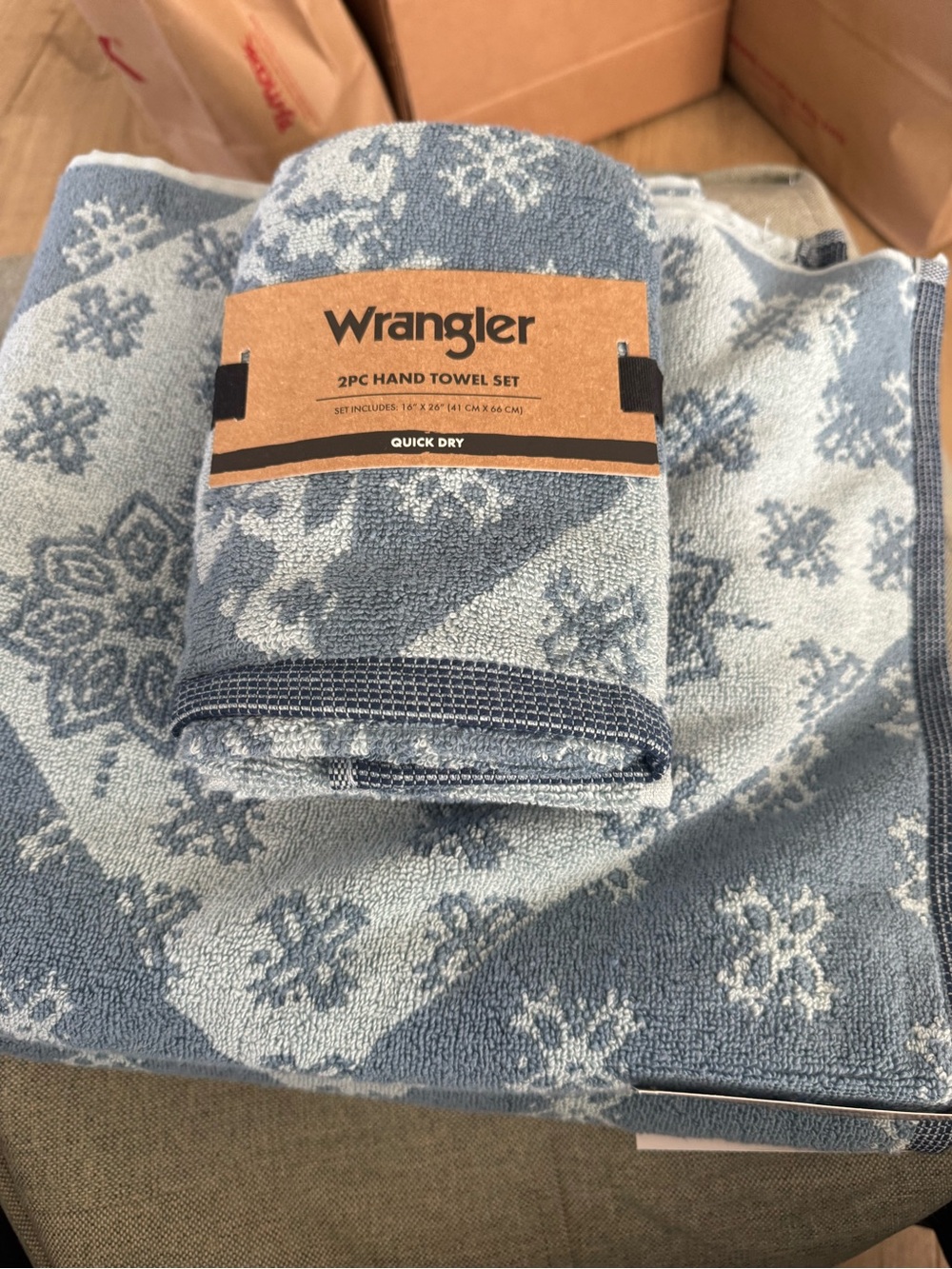 Wrangler bandana flower pattern 2 bath towels + Hand Towels - Blue & Light Blue
